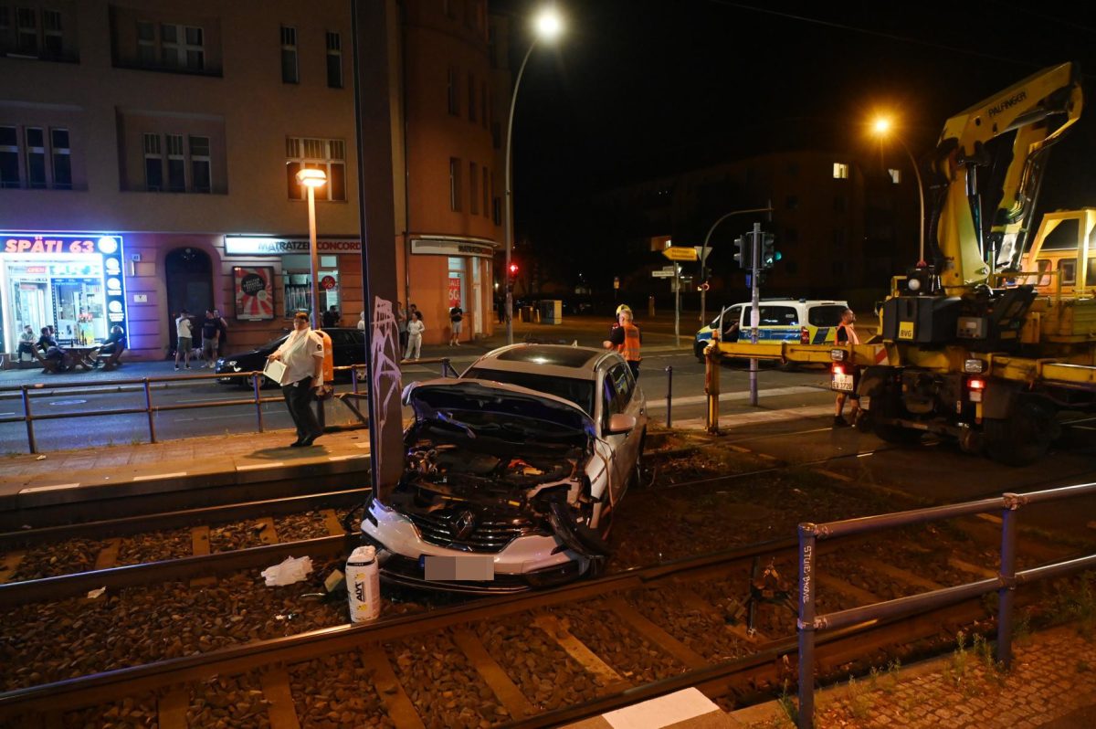 Berlin: Nach Heftigem Unfall - Reaktion Von Fahrer Macht Fassungslos ...