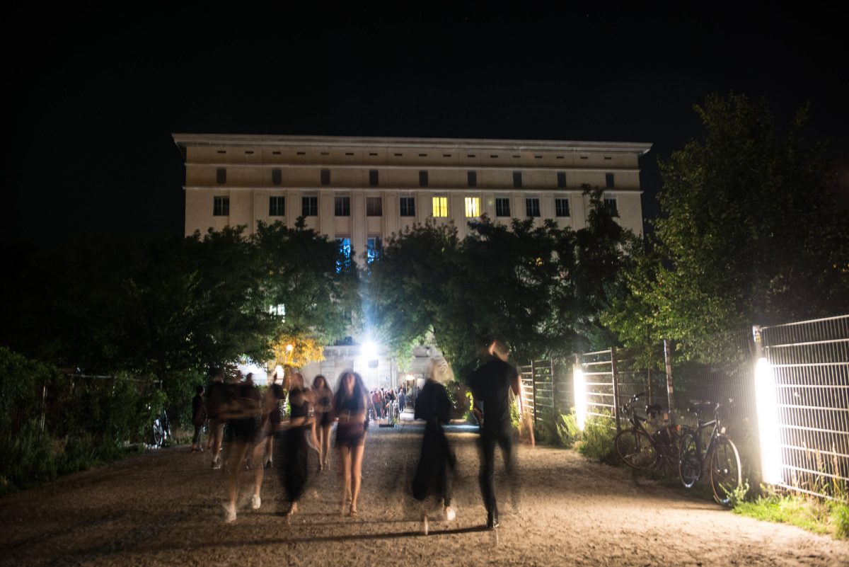 Schlange vorm Berghain Berlin