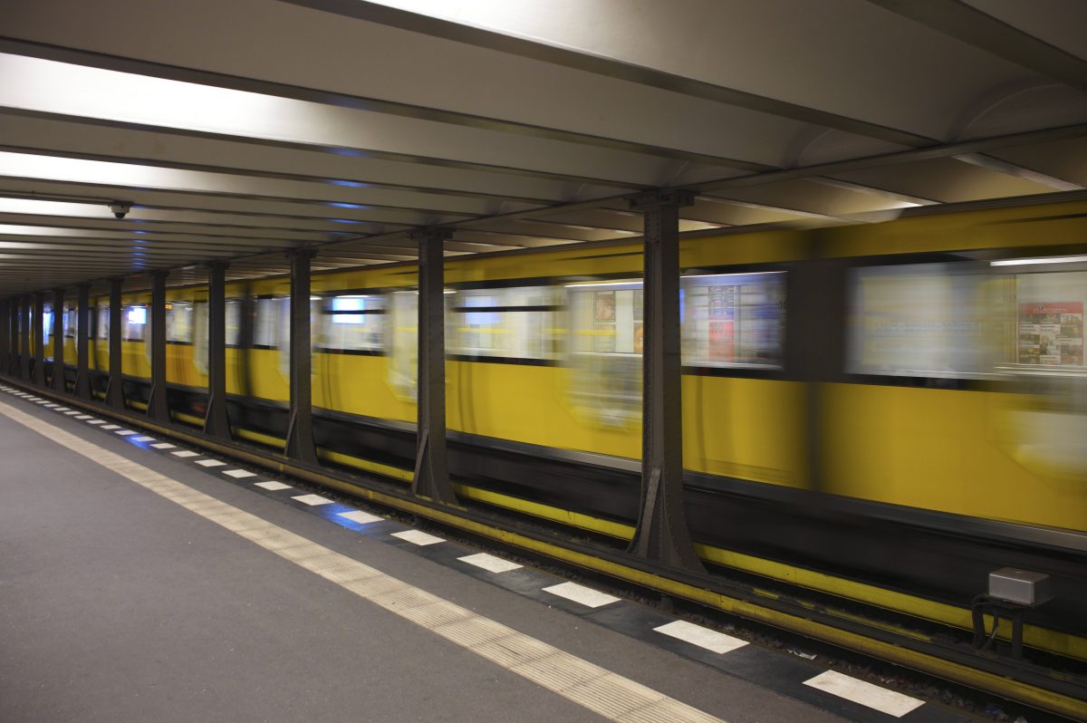 U-Bahn Berlin: Notfall In Station - Einschränkung Auf Wichtiger Linie ...