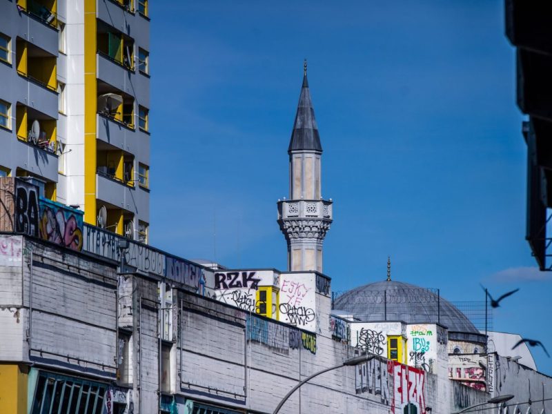 Berlin: Islamisches Zentrum verboten – Großrazzia der Polizei in Tempelhof