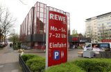 In Hamburg hat ein einzigartiger Rewe eröffnet