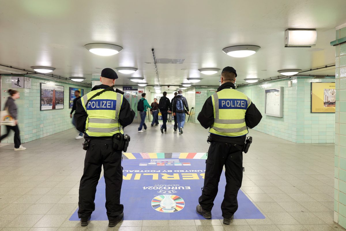 S-Bahn Berlin: Polizeieinsatz Am Gleis - Einschränkungen Auf Wichtiger ...