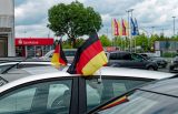 EM 2024: Kaum mehr Deutschland-Fahnen an Autos.