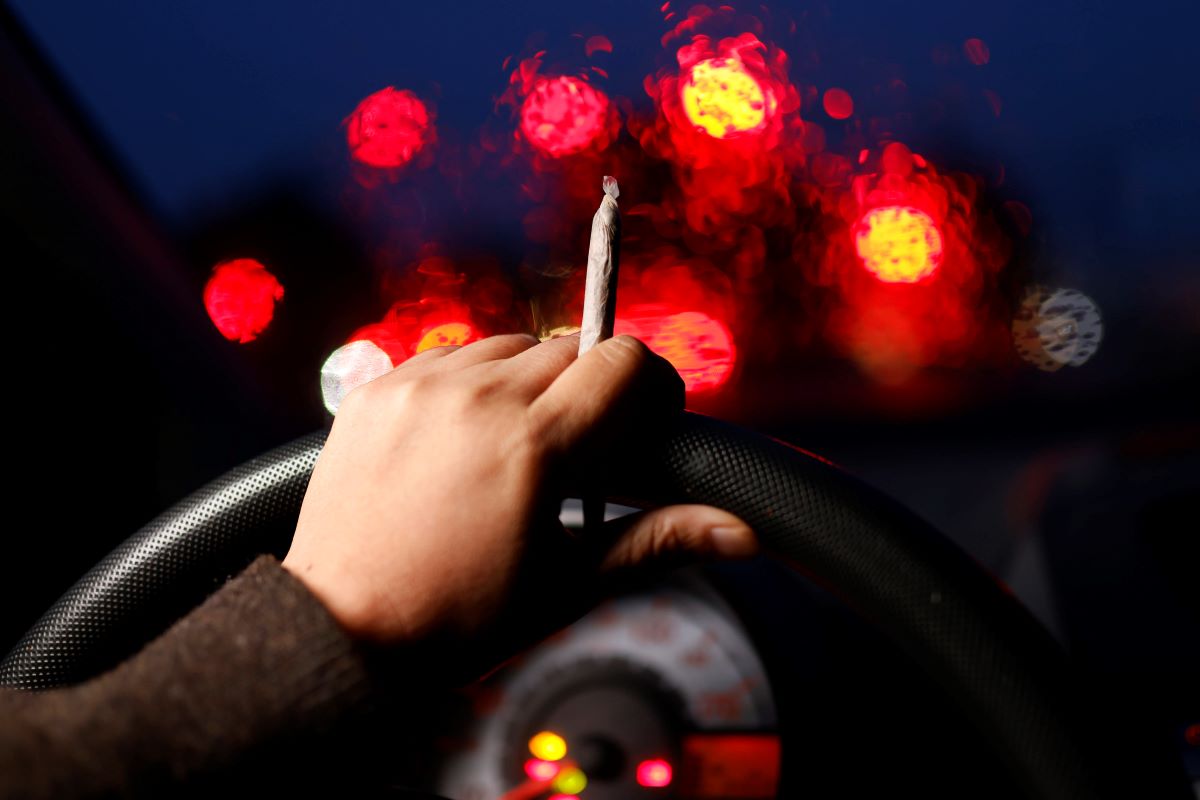 Beim Autofahren gelten neue Cannabis-Regeln.