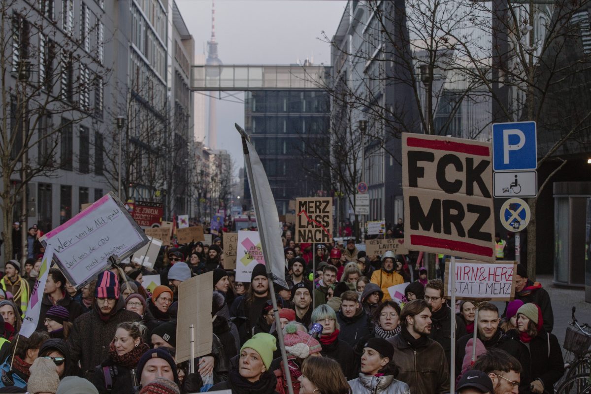 In sozialen Medien wird behauptet, Demonstranten wÃ¼rden fÃ¼r ihre Teilnahme bezahlt. Ein TikTok-Video sorgt fÃ¼r Wirbel â€“ doch gibt es Beweise fÃ¼r das sogenannte â€žDemo-Geldâ€œ?