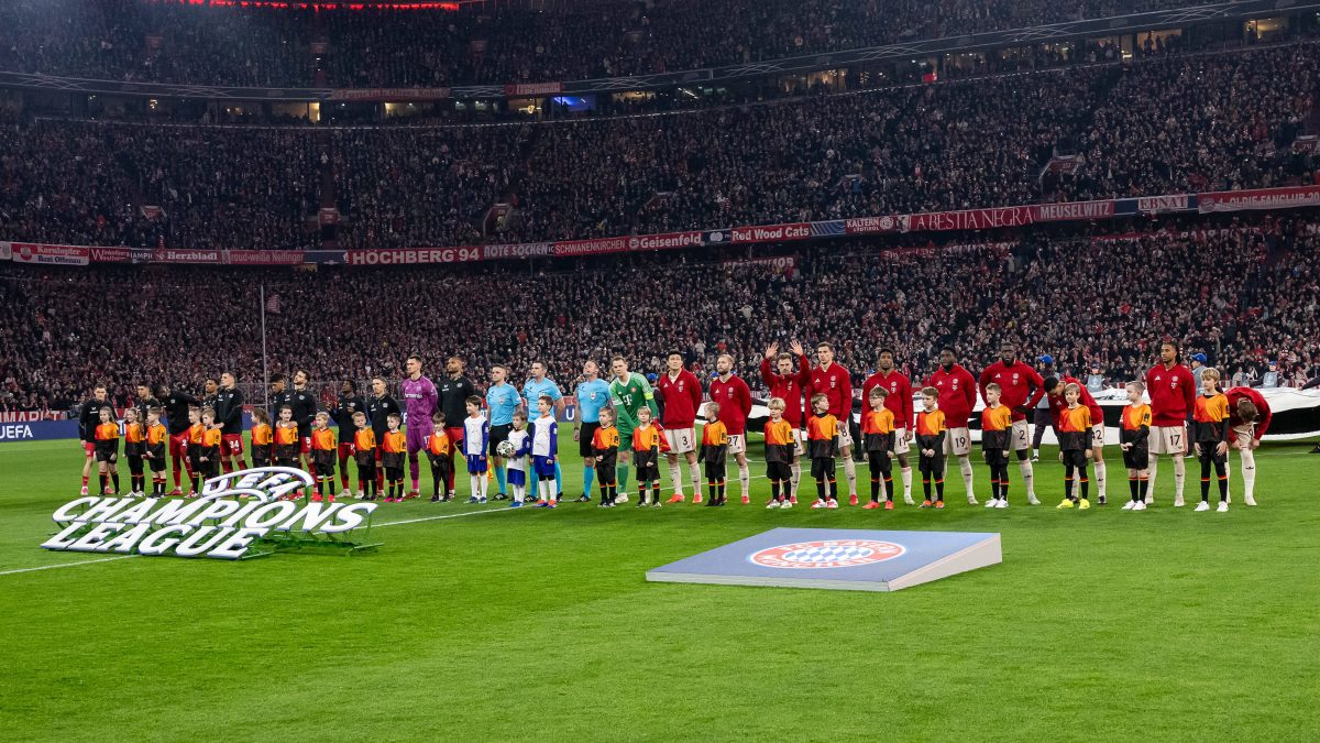 Im Spiel Bayern - Leverkusen ist es mitten im Spiel zu einem echten Schockmoment gekommen. Der FuÃŸball ist in den Hintergrund gerÃ¼ckt.